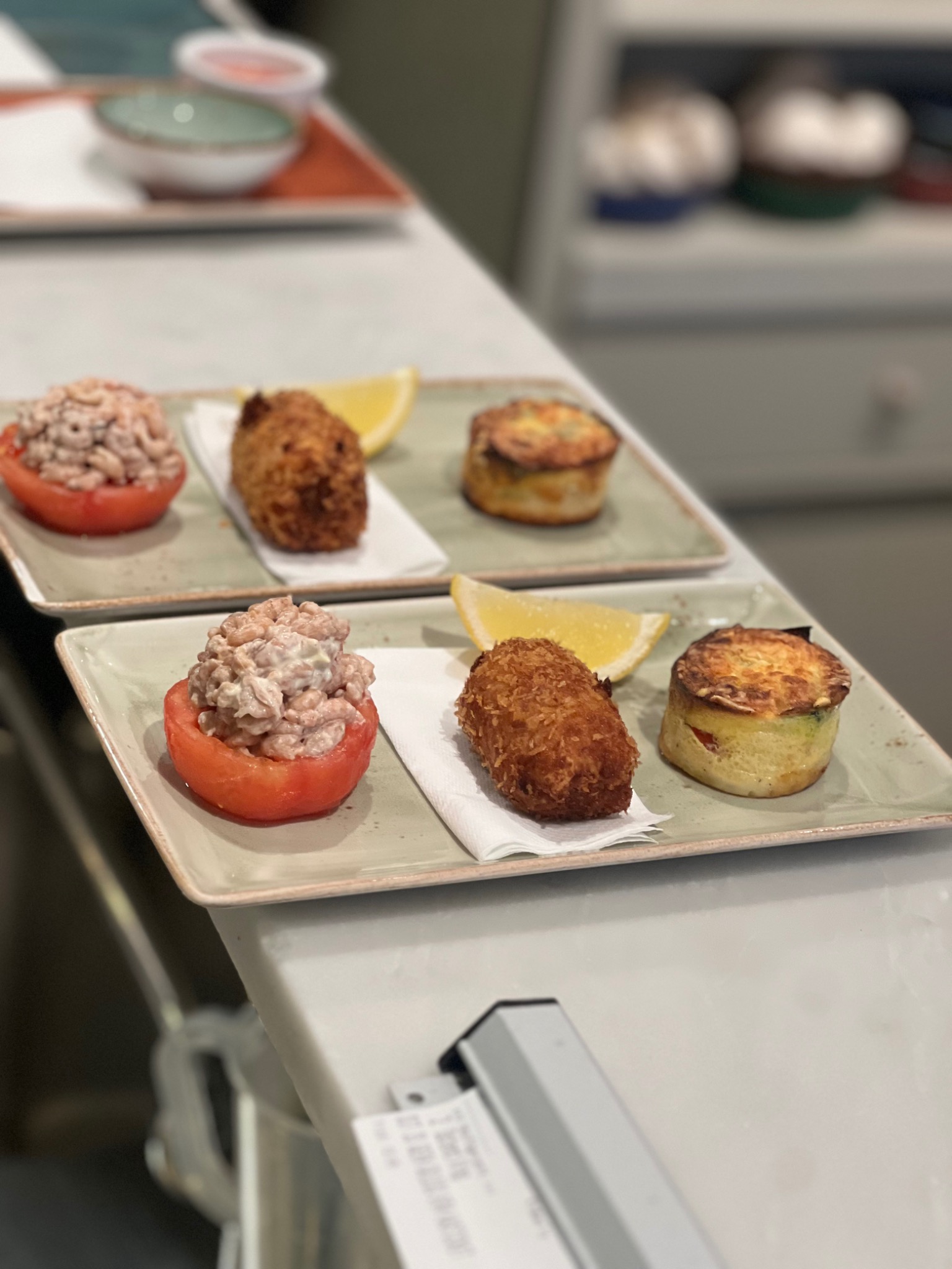 Lunchgerecht met garnalen bij Merveilleux